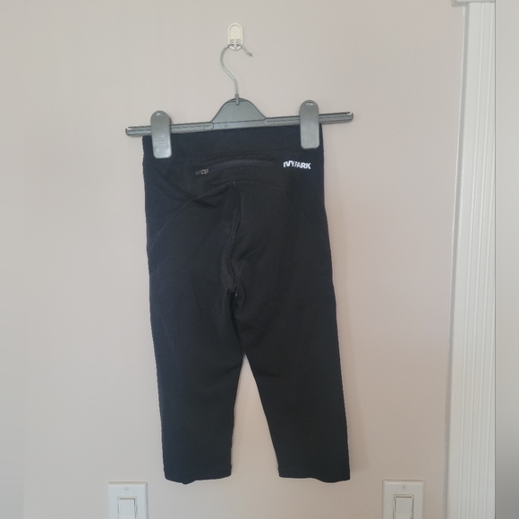 IVY PARK | Workout Capri XS - Picture 2 of 8